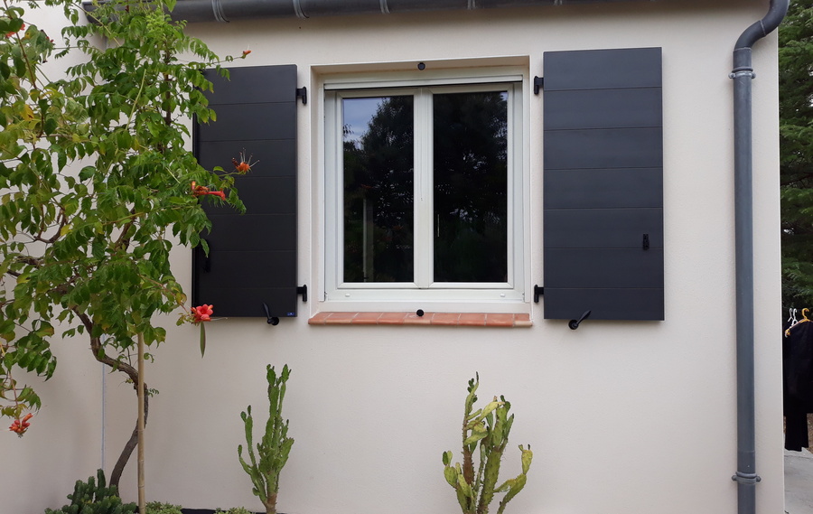 Volets battants &eacute;pur&eacute;s &agrave;&nbsp;Merdrignac