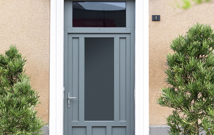 Notre gamme de porte d'entrée en BOIS CLASSIQUE et CREATIVE CONTEMPORAINE à MERDRIGNAC