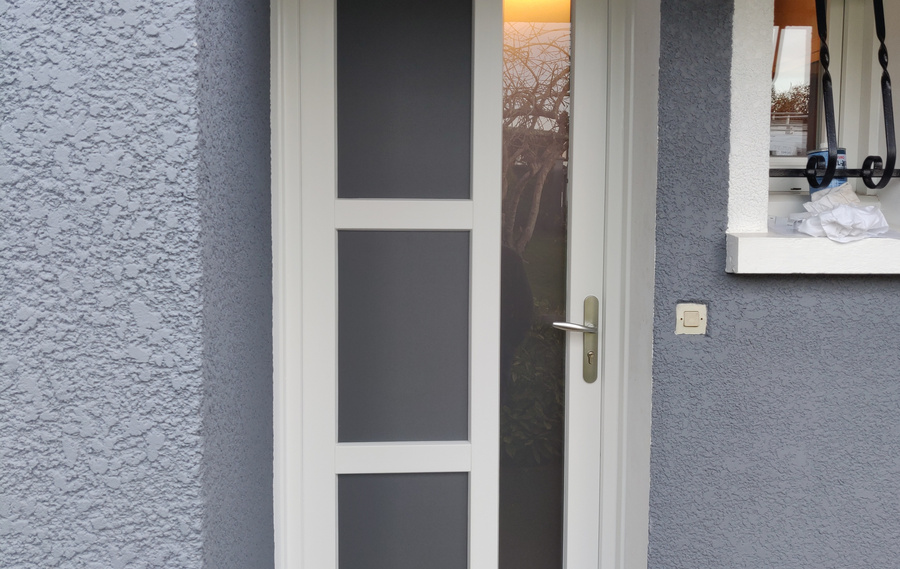 Notre gamme de portes d'entr&eacute;e en PVC CLASSIQUE et PVC CONTEMPORAINE &agrave;&nbsp;Merdrignac